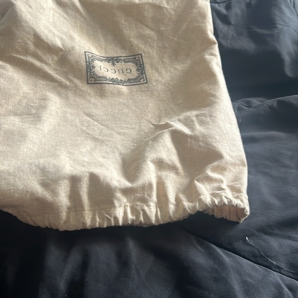 Hi I’m selling a nearly new Gucci bucket hat. Worn a few times. No stains. - Picture 5 of 6